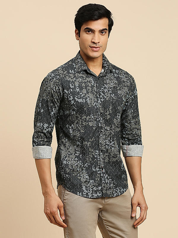 KILLER Men Black Slim Fit Printed Shirts