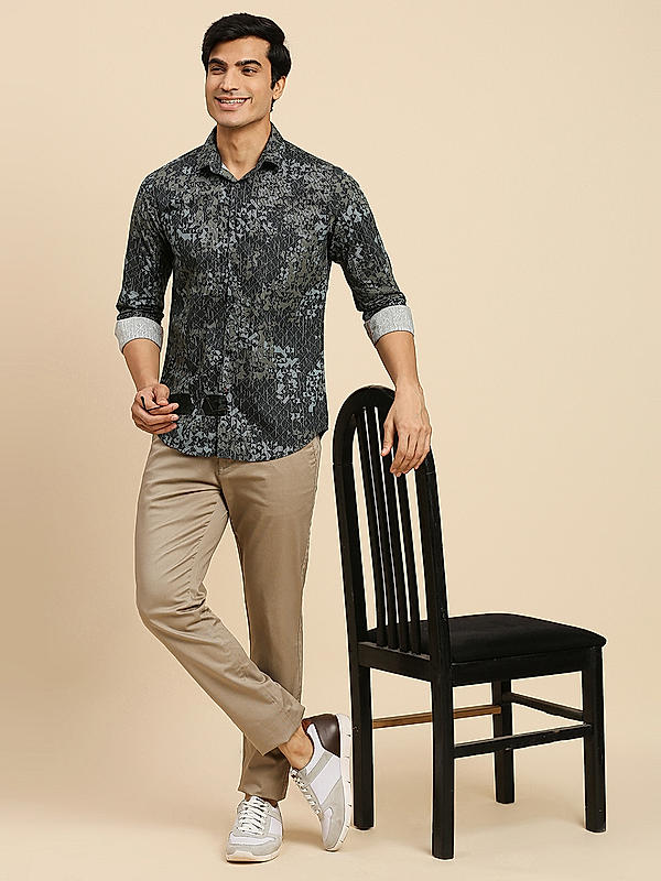 KILLER Men Black Slim Fit Printed Shirts