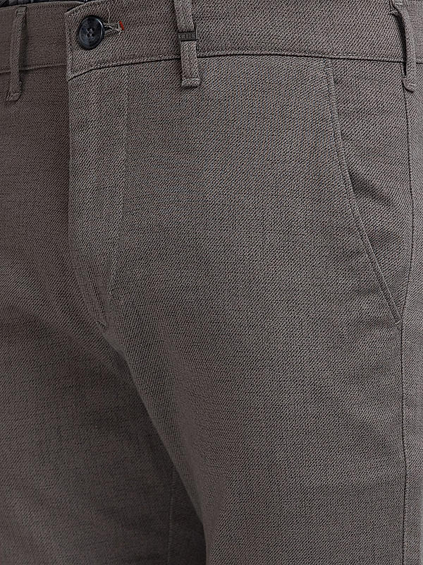 Men Slim Fit Grey Solid Trousers