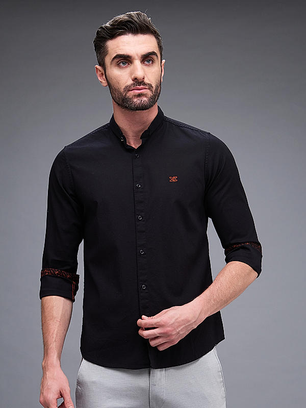 Men Black Slim Fit Solid Shirts