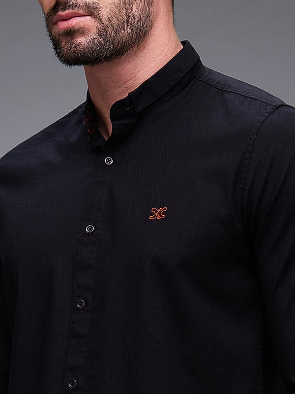 Men Black Slim Fit Solid Shirts