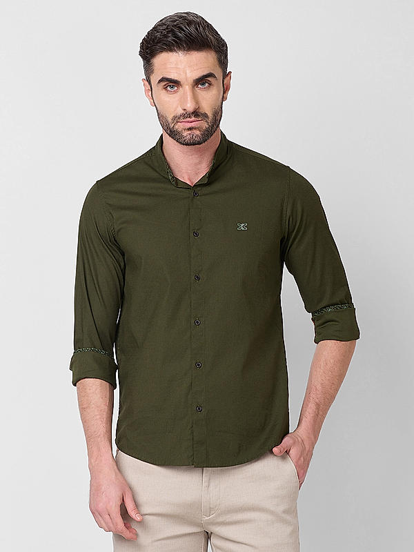 Men Dark Green Slim Fit Solid Shirts