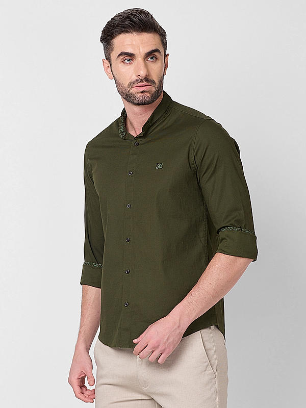 Men Dark Green Slim Fit Solid Shirts