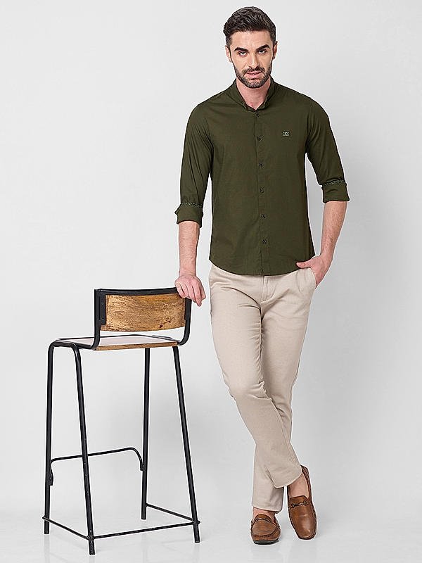 Men Dark Green Slim Fit Solid Shirts