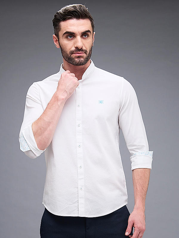 Men White Slim Fit Solid Shirts