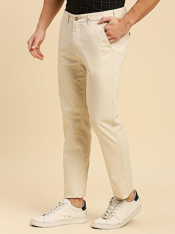 Killer Men Cream Slim Fit Solid Casual Trousers