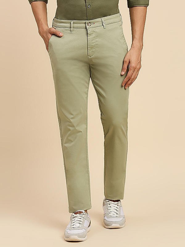 Killer Men Light Green Slim Fit Solid Casual Trousers