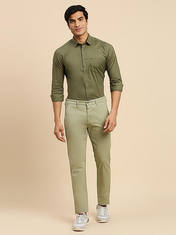 Killer Men Light Green Slim Fit Solid Casual Trousers