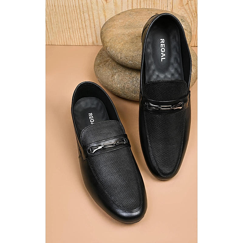 Regal Mens Black textured leather Loafers