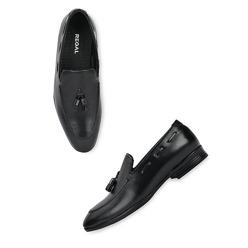 Regal Black Men Textured Leather Tasseled Slip On Shoes