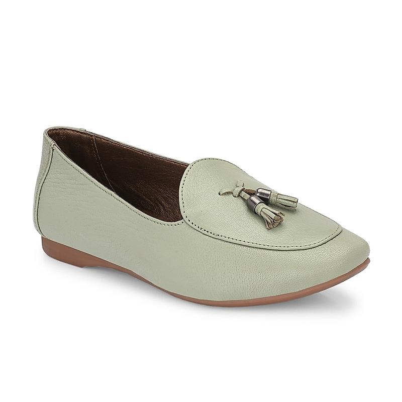 LADY BOSS BY EGOSS GREEN WOMEN TASSEL LOAFERS