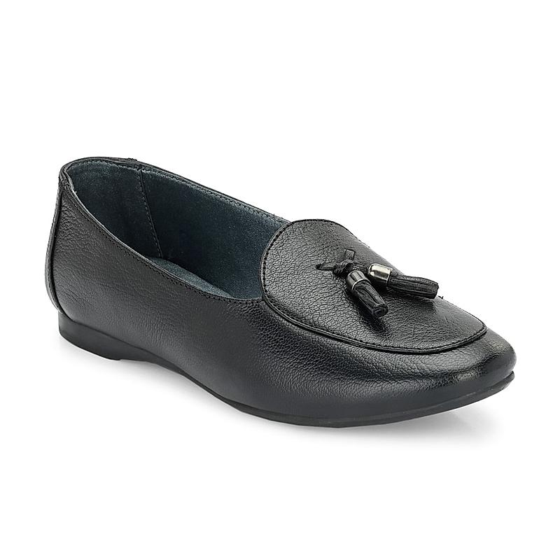 LADY BOSS BY EGOSS BLACK WOMEN TASSEL LOAFERS