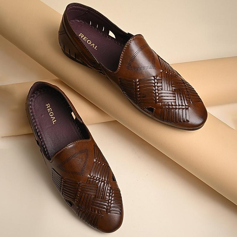 Regal Brown Men Ethnic Woven Juttis