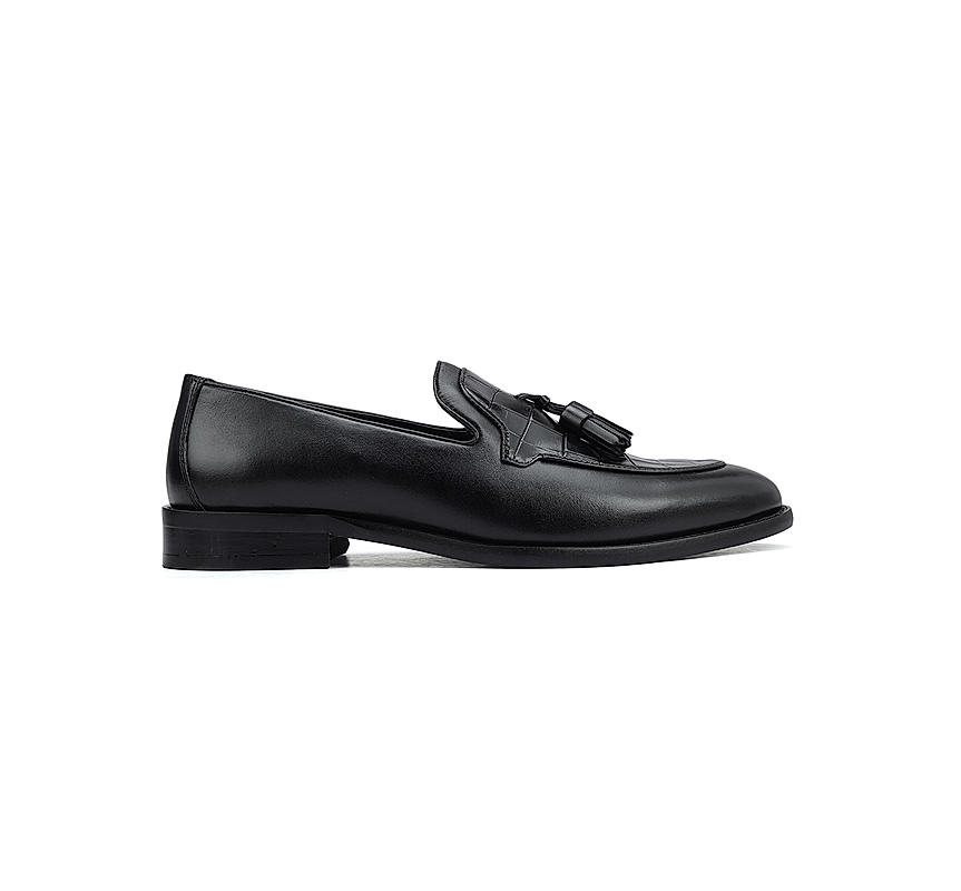 Black Croco Textured Loafers With Tassels