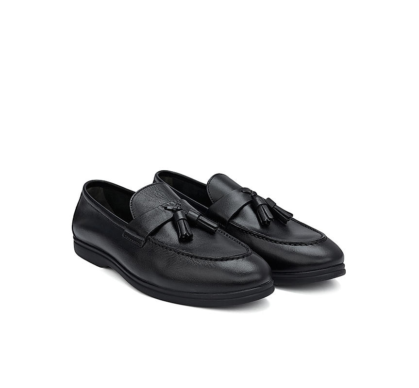 Black Leather Loafers With Tassels