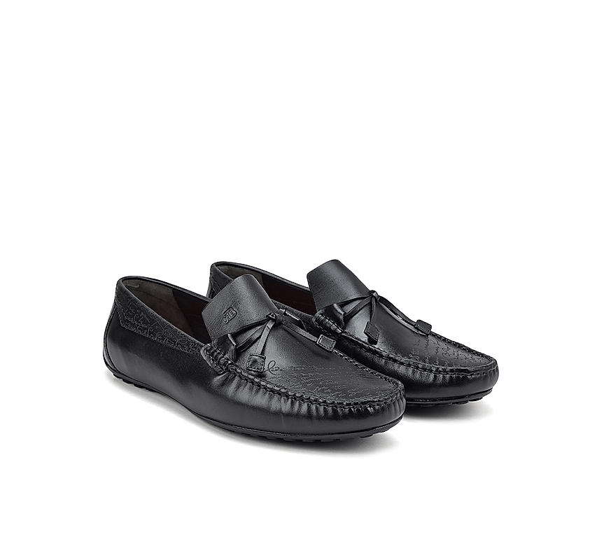 Black Moccasins With Bow Detail