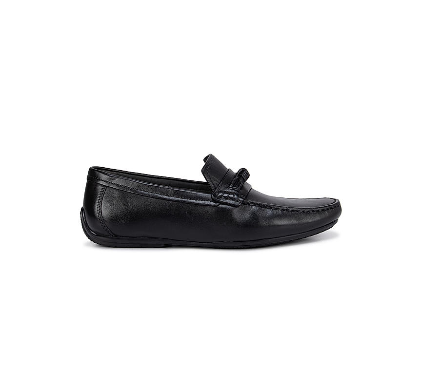 Black Moccasins With Knot Detail