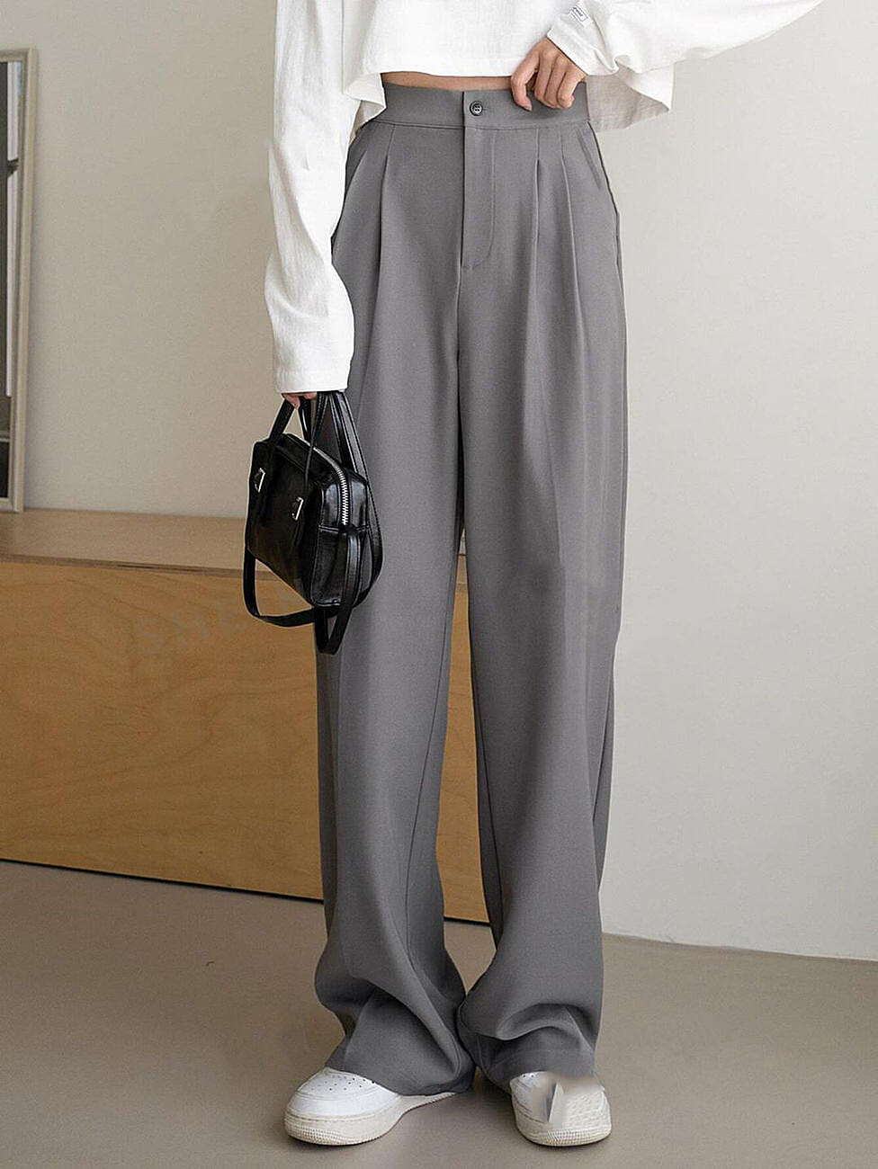 Kotty Straight Fit Women Grey Trousers