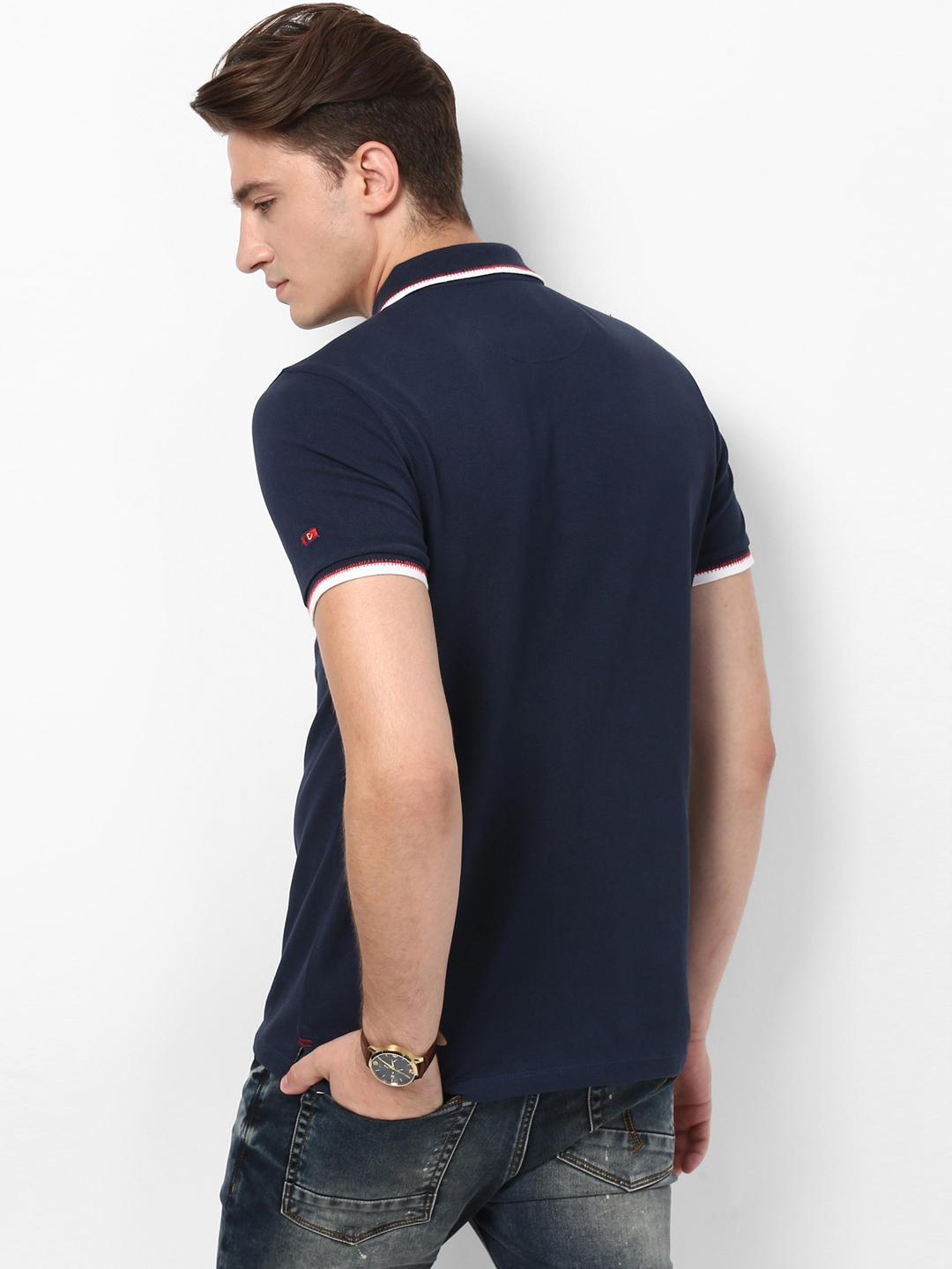 Navy a what t wear with to shirt blue The Navy